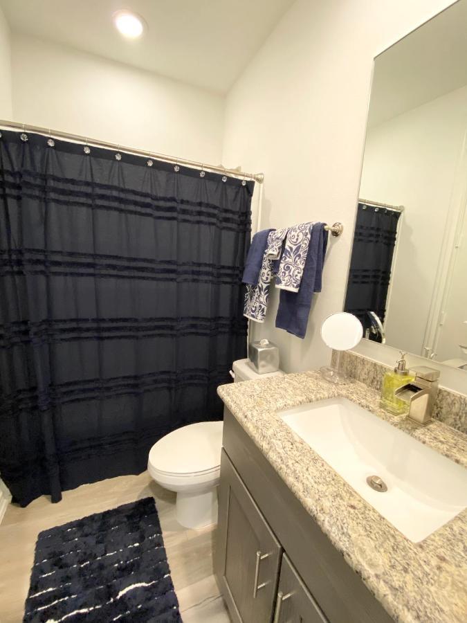 فيلا هيوستنفي Luxe Three Story Duplex Near Downtown & Med Center المظهر الخارجي الصورة