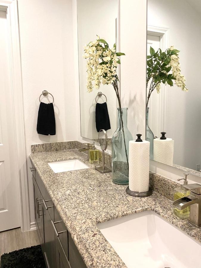 فيلا هيوستنفي Luxe Three Story Duplex Near Downtown & Med Center المظهر الخارجي الصورة
