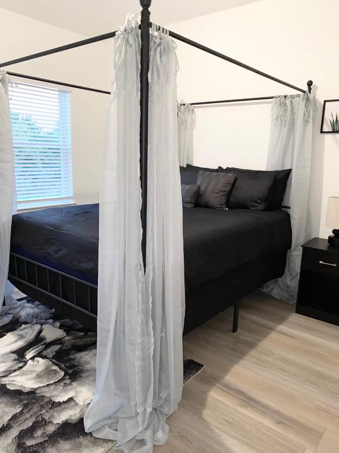 فيلا هيوستنفي Luxe Three Story Duplex Near Downtown & Med Center المظهر الخارجي الصورة